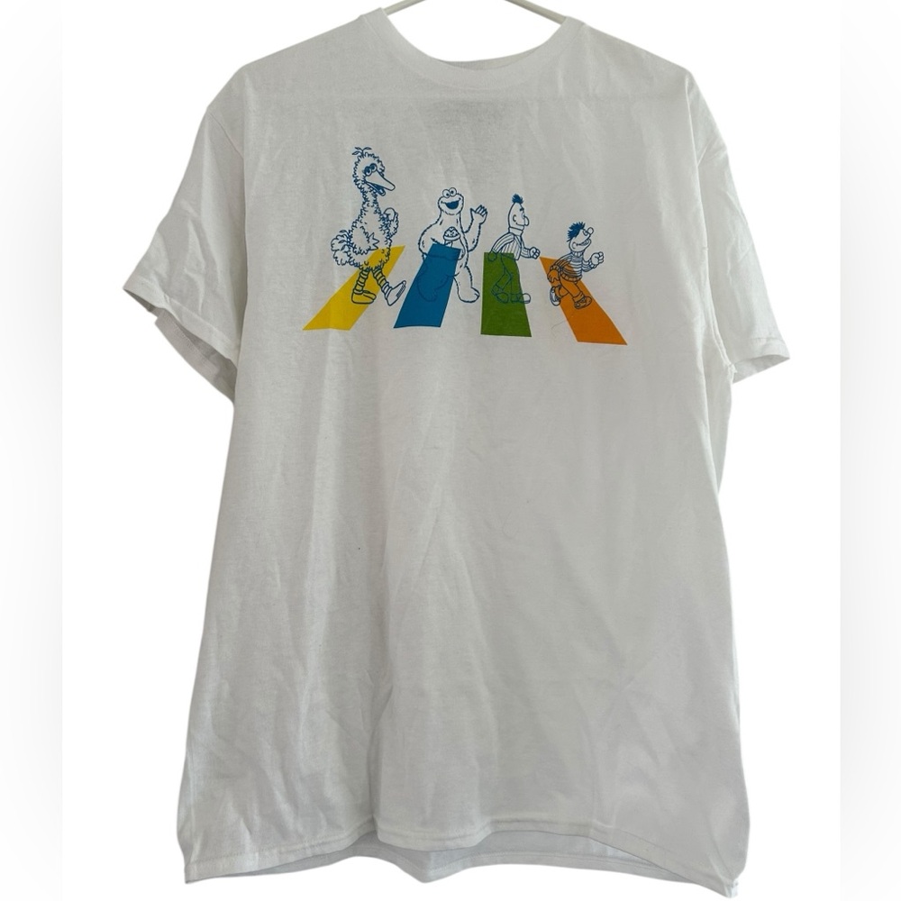 MAD Engine White Unisex Sesame Street Graphic Tee Size L